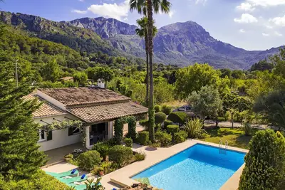 Image de Plana. Fantastic villa in a very quiet area