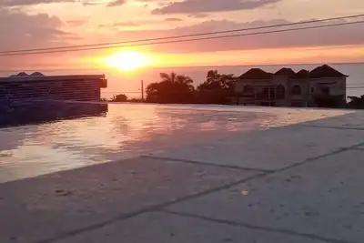 Image de Évadez-vous pour expirer superbe appartement de 2 chambres au paradis