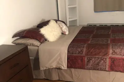 Image de Large East Village Garden apt. , Shared Garden, Free Washer/Dryer, D/W, Wifi