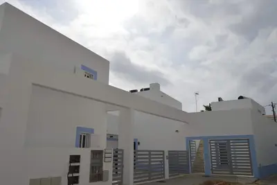 Maison neuve et complète, à 300 mètres de la plage de Manta Rota