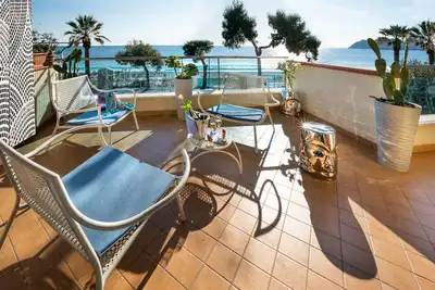 Image de Appartement de luxe en bord de mer Taormina w. Parking (2br / 2Bath)
