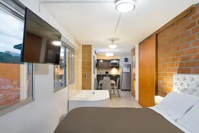 Image de Hot Tub studio Ac, Espace bureau avec imprimante Exito poblado