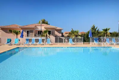 Image de Apparts Communicants à 400m de la Plage | Accès Piscine + Sauna