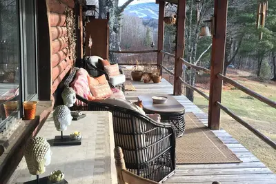 Image de Tranquil Log Cabin sur le lac à 10 minutes de Windham & Hunter Mts (chien amical)