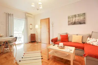 Image de Cosy et lumineux appartement de 2 chambres dans Koukaki