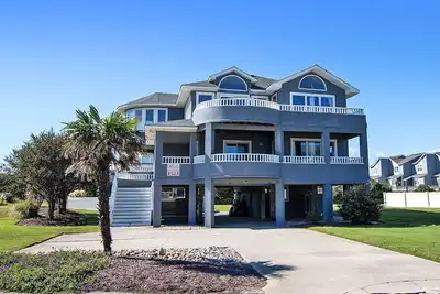 Image de Gf2, Touch of Grey / Semi-Oceanfront, 4 chambres, 3. 5 salles de bains