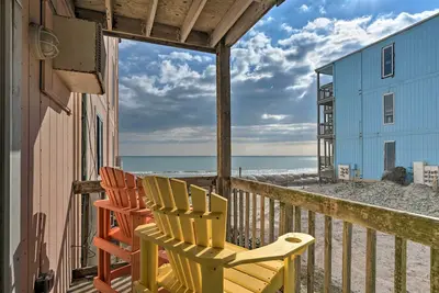 Image de Nouveau! Beach Retreat w / Ocean View - Étapes vers la côte!
