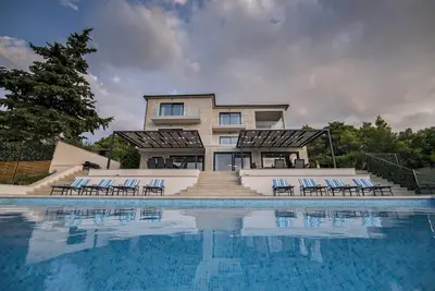 Image de Villa D • Nouvelle villa luxueuse 5 étoiles