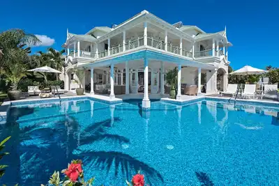 Image de Oceanfront Paradise avec piscine - Hector's House