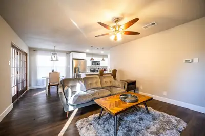 Image de Belle maison mise à jour près de Frisco, Plano, Dallas et plus