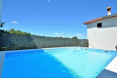 Image de Maison de vacances privée avec Wifi, piscine, climatisation, Tv, balcon, animaux admis, parking