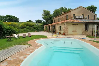 Image de Appartement avec piscine, Wifi, climatisation, Tv, patio, animaux admis, vue panoramique, parking