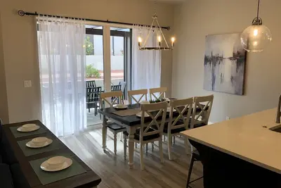 Image de Beautiful Poolside Townhome at Ocotillo Springs in Santa Clara