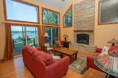 Image de Main Lake Cove & Great Views; Dock for pontoons\/deck\/bass boats; flat lot\/linens
