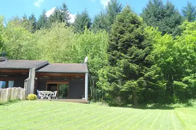 Image de Chalet de la Vallée Noble au calme dans la verdure Animal de compagnie accepté