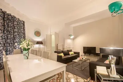 Image de Grand appartement à louer à Rome dans un emplacement central avec climatisation, Wi-Fi, ascenseur, animaux acceptés