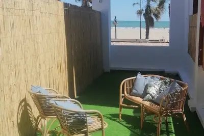 Image de Studio with private terrace in front of Malvarrosa Beach. Valencia. 2 Pax