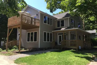Image de Grand porche Apt donnant sur la magnifique baie de Betsie. Près du magnifique lac surplombent