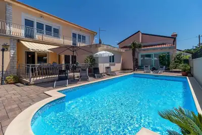Image de Maison de vacances avec piscine et climatisation