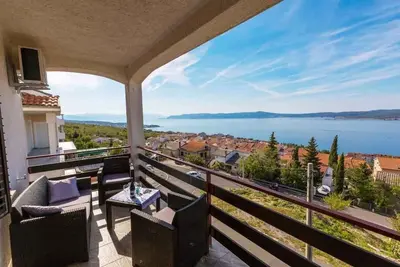 Image de Studio avec vue sur la mer et climatisation