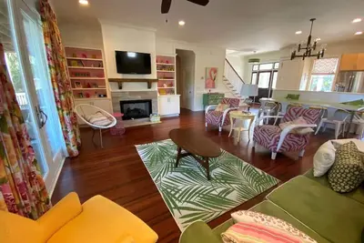 Image de Stunning 5 Bedroom Home, Short Walk to Beach, Includes 2 Golf Carts, 809 Bonito Road 809 Bonito Drive