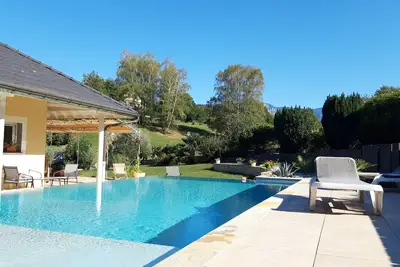 Image de Gîte piscine jacuzzi lac montagne