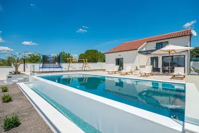 Image de Belle maison Ă Skabrnja avec WiFi