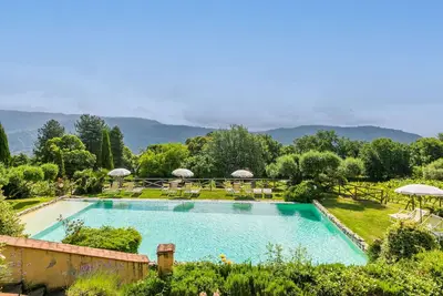 Image de Joli appartement pour 5 personnes avec Wifi, piscine, Tv, patio et parking