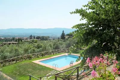 Image de Joli appartement dans une maison de vacances avec piscine, Wifi, Tv, terrasse et parking