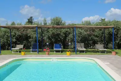 Image de Joli appartement avec Wifi, piscine, terrasse, animaux admis, vue panoramique et parking