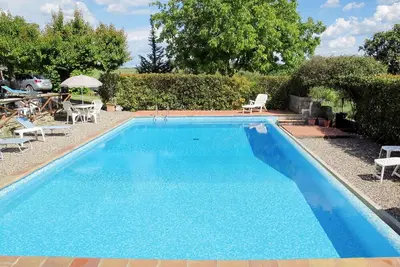 Image de Joli appartement dans une maison de vacances avec climatisation, piscine, Wifi, Tv, patio