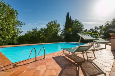 Image de Appartement dans une maison de vacances avec piscine, Wifi, Tv, terrasse, vue panoramique, parking