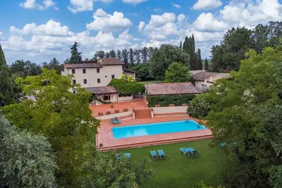 Image de Agréable appartement dans une maison de vacances avec piscine, Wifi, Tv, terrasse et parking