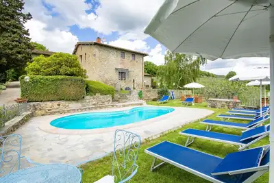 Image de Bel appartement dans une maison de vacances avec piscine, Wifi, terrasse et parking