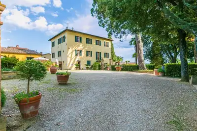 Image de Appartement dans une maison de vacances avec piscine, Wifi, Tv, terrasse, animaux admis, parking