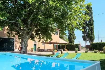 Belle maison de vacances privée avec piscine privée, Wifi, Tv, patio, animaux admis et parking