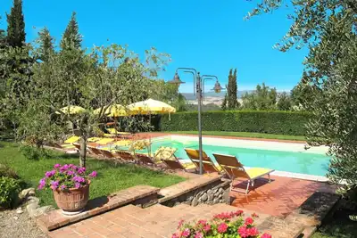 Image de Agréable appartement dans une maison de vacances avec Wifi, piscine, Tv, patio et parking