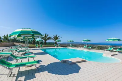 Image de Confortable appartement pour 4 personnes avec piscine, Wifi, climatisation, Tv, balcon et parking
