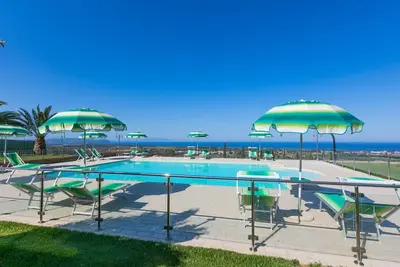 Image de Agréable appartement pour 6 personnes avec Wifi, piscine, climatisation, Tv, terrasse et parking