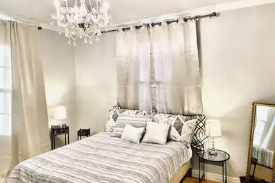 Image de Appartement 2 chambres repensé au centre-ville d'El Paso en face du stade de baseball