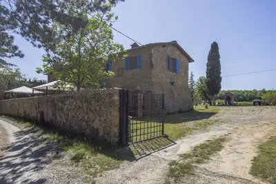 Image de Bel appartement dans une maison de vacances avec Wifi, piscine, Tv, patio, vue panoramique, parking