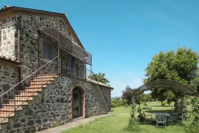 Image de Joli appartement dans une maison de vacances avec piscine, Tv, patio, animaux admis, parking