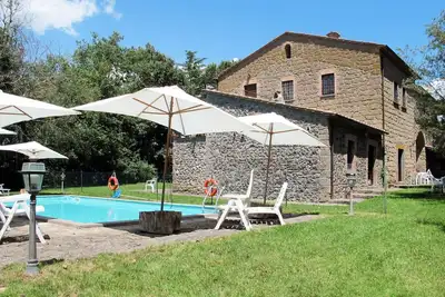 Image de Joli appartement dans une maison de vacances avec piscine, Wifi, Tv, patio, animaux admis et parking