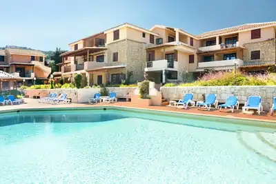 Image de Agréable appartement pour 2 personnes avec Wifi, piscine, climatisation, Tv et terrasse