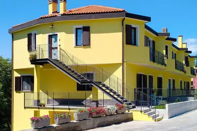 Image de Agréable appartement avec Wifi, Tv, patio, animaux admis, vue panoramique et parking
