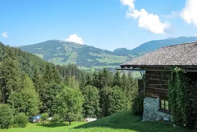 Image de Merveilleuse maison de vacances privée pour 13 personnes avec Wifi, terrasse et parking