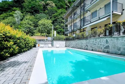 Agréable appartement pour 4 personnes avec Wifi, piscine, Tv, terrasse et parking