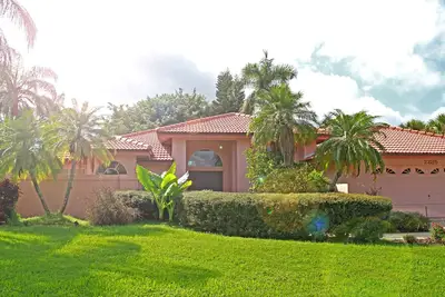 Image de Villa avec piscine privée au bord de l'eau: près de Casey Key, des plages, des magasins, des restaurants
