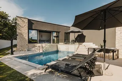 Image de Incroyable villa familiale moderne et bien équipée