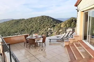 Image de Vue panoramiques mer et montagnes, 2 Ă 10 personnes